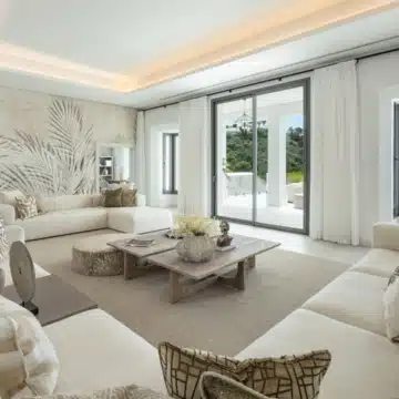 Luxury mansion with Andalusian architecture and breathtaking views in El Madroñal, Benahavis Picture 11