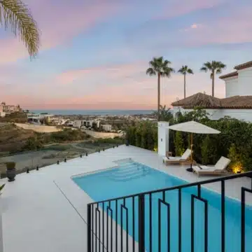 Magnificent villa with breathtaking panoramic sea and mountain views in La Quinta, Benahavis Picture 17