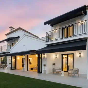 Magnificent villa with breathtaking panoramic sea and mountain views in La Quinta, Benahavis Picture 3