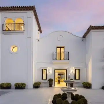 Magnificent villa with breathtaking panoramic sea and mountain views in La Quinta, Benahavis Picture 19