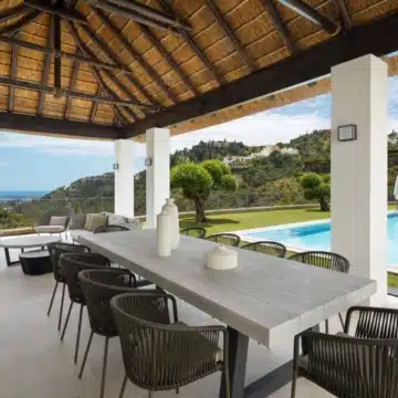 Luxury mansion with Andalusian architecture and breathtaking views in El Madroñal, Benahavis Picture 21