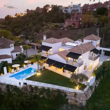 Magnificent villa with breathtaking panoramic sea and mountain views in La Quinta, Benahavis Picture 23