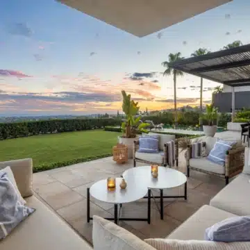 Remarkable villa boasting panoramic views in a prime location of La Quinta, Benahavis Picture 5