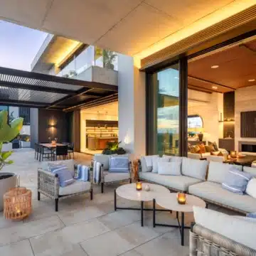 Remarkable villa boasting panoramic views in a prime location of La Quinta, Benahavis Picture 3