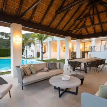 Luxury mansion with Andalusian architecture and breathtaking views in El Madroñal, Benahavis Picture 26