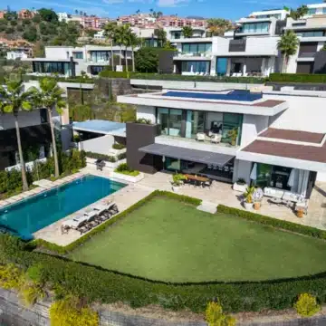 Remarkable villa boasting panoramic views in a prime location of La Quinta, Benahavis Picture 29