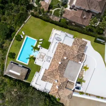 Luxury mansion with Andalusian architecture and breathtaking views in El Madroñal, Benahavis Picture 29