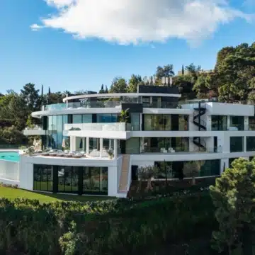 Luxury villa with panoramic sea views within the La Zagaleta Resort and Country Club, Benahavis Picture 39