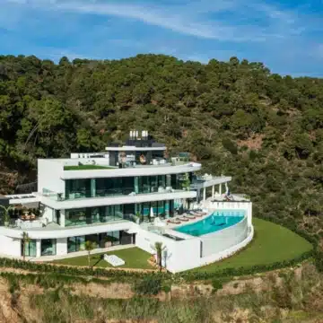 Luxury villa with panoramic sea views within the La Zagaleta Resort and Country Club, Benahavis Picture 43