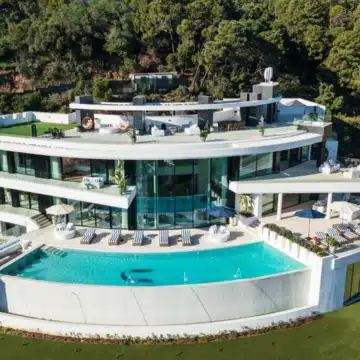 Luxury villa with panoramic sea views within the La Zagaleta Resort and Country Club, Benahavis Picture 46