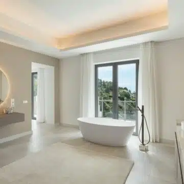 Luxury mansion with Andalusian architecture and breathtaking views in El Madroñal, Benahavis Picture 8