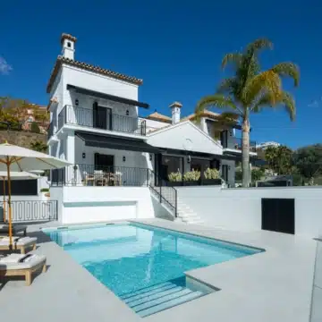 Magnificent villa with breathtaking panoramic sea and mountain views in La Quinta, Benahavis Picture 9