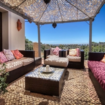 Majestic villa with breathtaking sea and mountain views in the serene Forest Hills of Estepona Picture 6