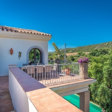 Majestic villa with breathtaking sea and mountain views in the serene Forest Hills of Estepona Picture 17