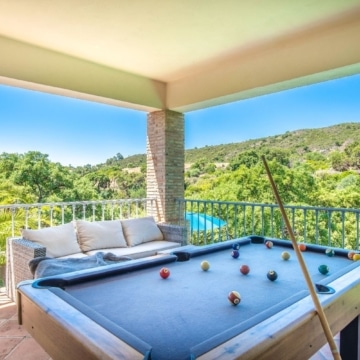 Majestic villa with breathtaking sea and mountain views in the serene Forest Hills of Estepona Picture 9