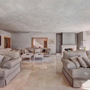 Exclusive 6 bedrooms villa with Andalusian charm in Guadalmina Baja, San Pedro de Alcantara Picture 13