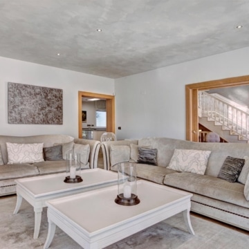 Exclusive 6 bedrooms villa with Andalusian charm in Guadalmina Baja, San Pedro de Alcantara Picture 15