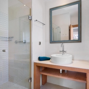 Exclusive 6 bedrooms villa with Andalusian charm in Guadalmina Baja, San Pedro de Alcantara Picture 23