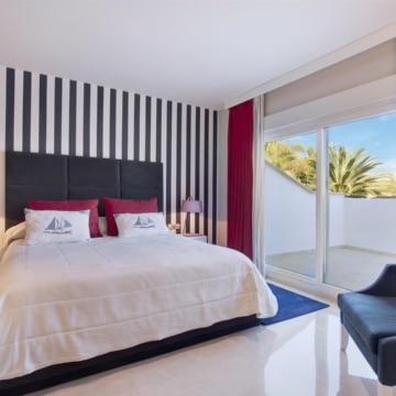 Exclusive 6 bedrooms villa with Andalusian charm in Guadalmina Baja, San Pedro de Alcantara Picture 24