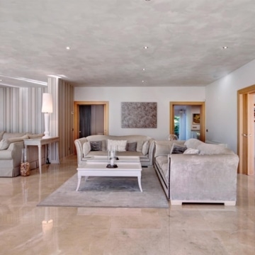 Exclusive 6 bedrooms villa with Andalusian charm in Guadalmina Baja, San Pedro de Alcantara Picture 2