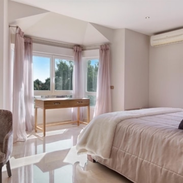 Exclusive 6 bedrooms villa with Andalusian charm in Guadalmina Baja, San Pedro de Alcantara Picture 27