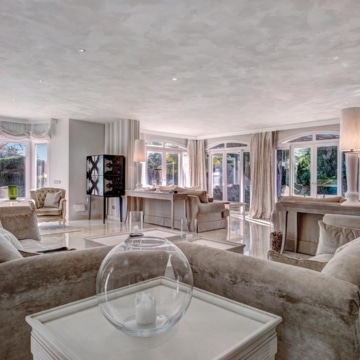 Exclusive 6 bedrooms villa with Andalusian charm in Guadalmina Baja, San Pedro de Alcantara Picture 3