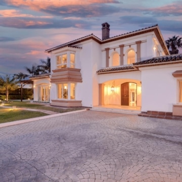 Exclusive 6 bedrooms villa with Andalusian charm in Guadalmina Baja, San Pedro de Alcantara Picture 10