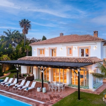 Exclusive 6 bedrooms villa with Andalusian charm in Guadalmina Baja, San Pedro de Alcantara Picture 43