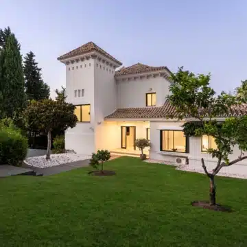 Beautiful Andalusian Villa located in the heart of Golf Valley in Las Brisas, Nueva Andalucia Picture 18