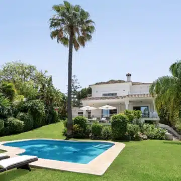 Beautiful Andalusian Villa located in the heart of Golf Valley in Las Brisas, Nueva Andalucia Picture 19