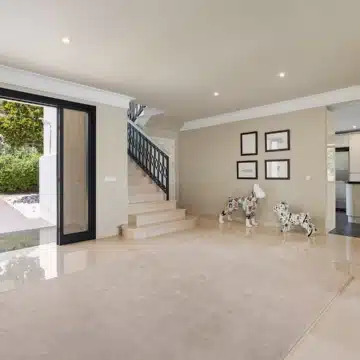 Beautiful Andalusian Villa located in the heart of Golf Valley in Las Brisas, Nueva Andalucia Picture 10