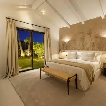 Beautiful villa nestled just minutes from the renowned Los Naranjos Golf Course in Nueva Andalucía Picture 25