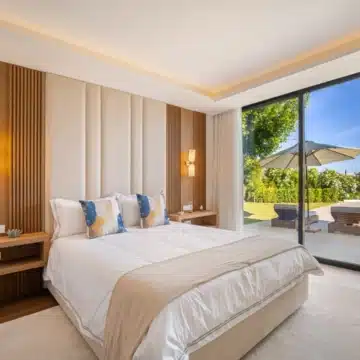 Contemporary villa in a secure community with breathtaking frontline panoramic golf views in Nueva Andalucia Picture 40