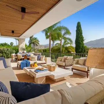Striking five-bedroom villa located in the prestigious enclave of Nueva Andalucía Picture 4
