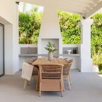 Luxury villa with captivating sea views nestled in the prestigious enclave of Nueva Andalucía, Marbella Picture 10