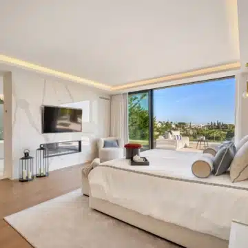 Contemporary villa in a secure community with breathtaking frontline panoramic golf views in Nueva Andalucia Picture 29