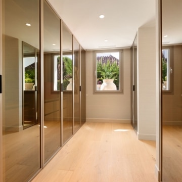 Striking five-bedroom villa located in the prestigious enclave of Nueva Andalucía Picture 19