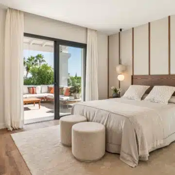 Luxury villa with captivating sea views nestled in the prestigious enclave of Nueva Andalucía, Marbella Picture 5