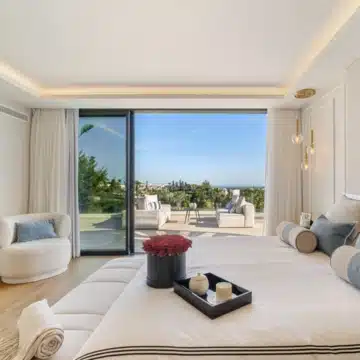 Contemporary villa in a secure community with breathtaking frontline panoramic golf views in Nueva Andalucia Picture 32