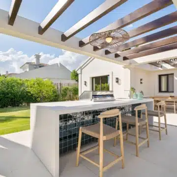 Beautiful villa nestled just minutes from the renowned Los Naranjos Golf Course in Nueva Andalucía Picture 5