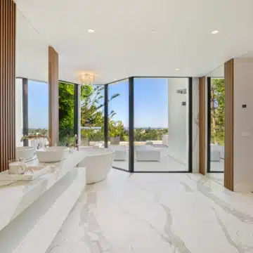 Contemporary villa in a secure community with breathtaking frontline panoramic golf views in Nueva Andalucia Picture 34