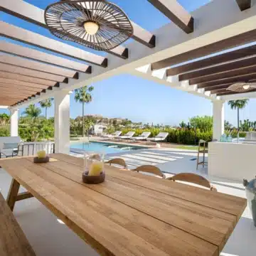 Beautiful villa nestled just minutes from the renowned Los Naranjos Golf Course in Nueva Andalucía Picture 56