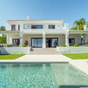 Luxury villa with captivating sea views nestled in the prestigious enclave of Nueva Andalucía, Marbella Picture 24