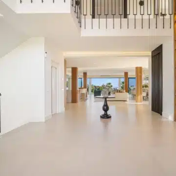 Contemporary villa in a secure community with breathtaking frontline panoramic golf views in Nueva Andalucia Picture 11