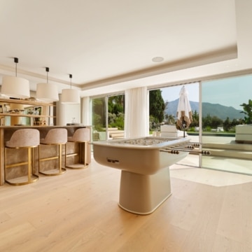 Striking five-bedroom villa located in the prestigious enclave of Nueva Andalucía Picture 28