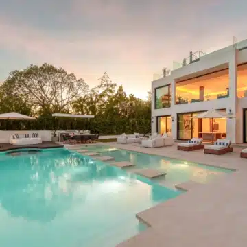 Contemporary villa in a secure community with breathtaking frontline panoramic golf views in Nueva Andalucia Picture 0
