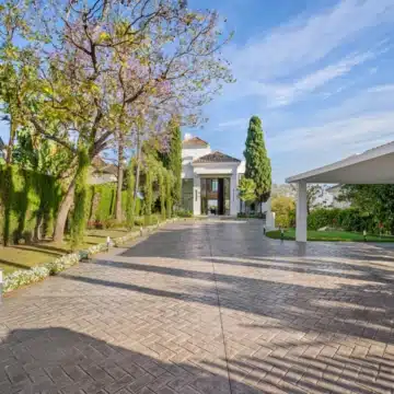 Contemporary villa in a secure community with breathtaking frontline panoramic golf views in Nueva Andalucia Picture 49