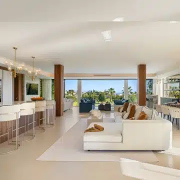 Contemporary villa in a secure community with breathtaking frontline panoramic golf views in Nueva Andalucia Picture 1