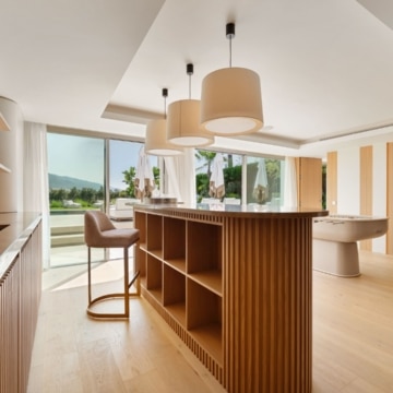 Striking five-bedroom villa located in the prestigious enclave of Nueva Andalucía Picture 30