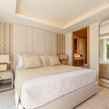 Striking five-bedroom villa located in the prestigious enclave of Nueva Andalucía Picture 32